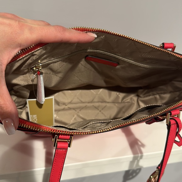 Michael Kors Large Leather Tote - Picture 2 of 4